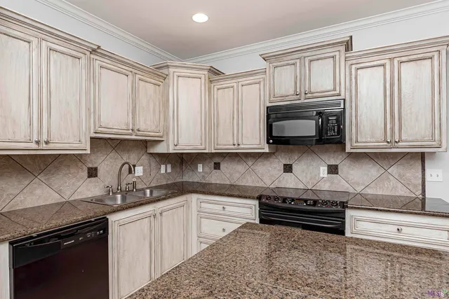 $215,000 | 11510 Southfork Avenue, Unit 34, Baton Rouge, LA 70816