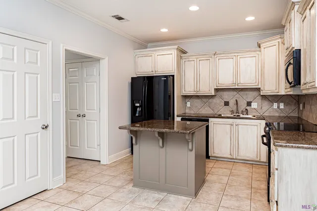 $215,000 | 11510 Southfork Avenue, Unit 34, Baton Rouge, LA 70816