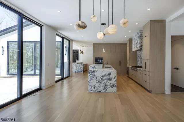 $2,560,000 | 8 Juniper Pointe Trail, Dunellen, NJ 08812