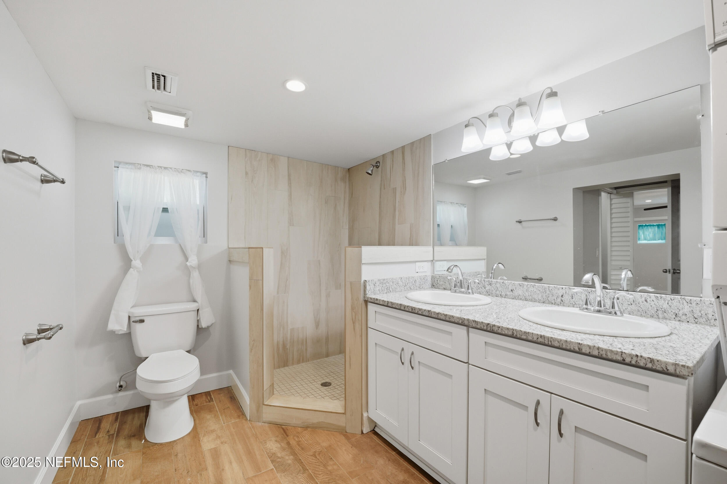 1211 Penman Road Jacksonville Beach, FL 32250 - Photo 20 of 44 Big Bathroom #One