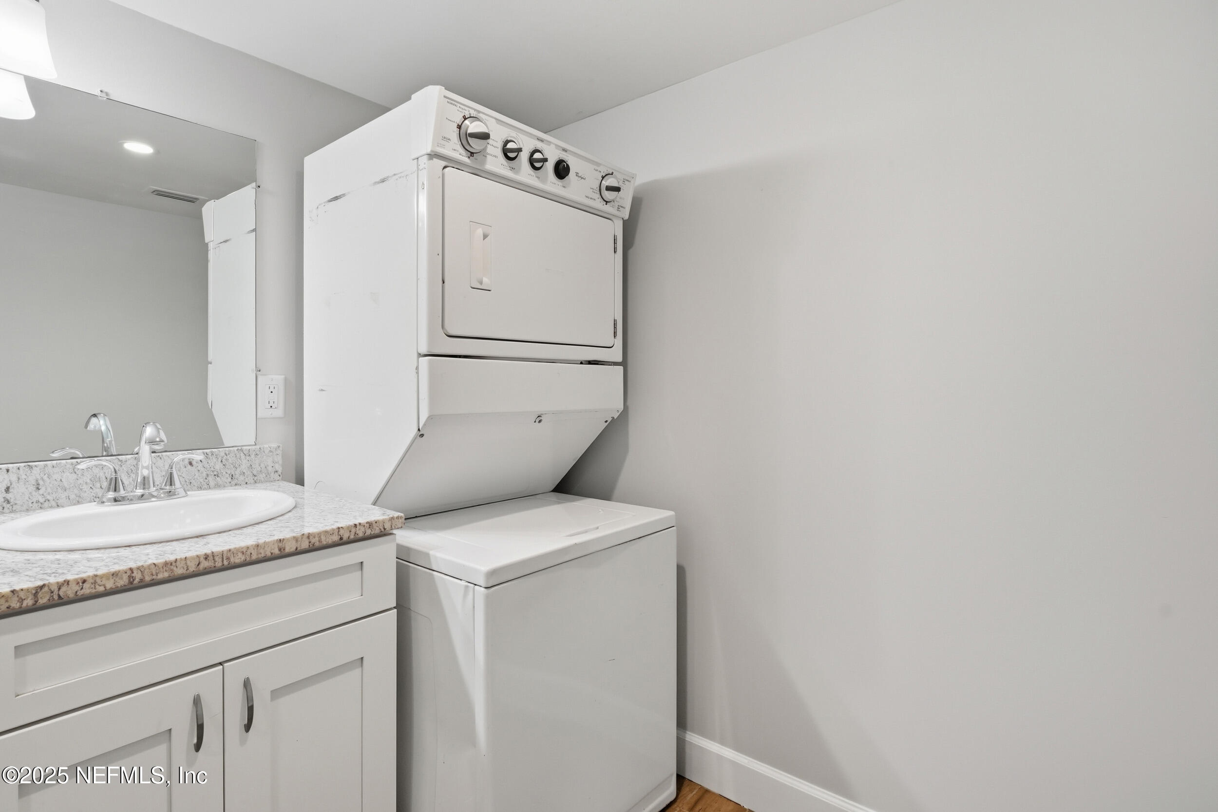 1211 Penman Road Jacksonville Beach, FL 32250 - Photo 21 of 44 Clean & Tidy Through and Through