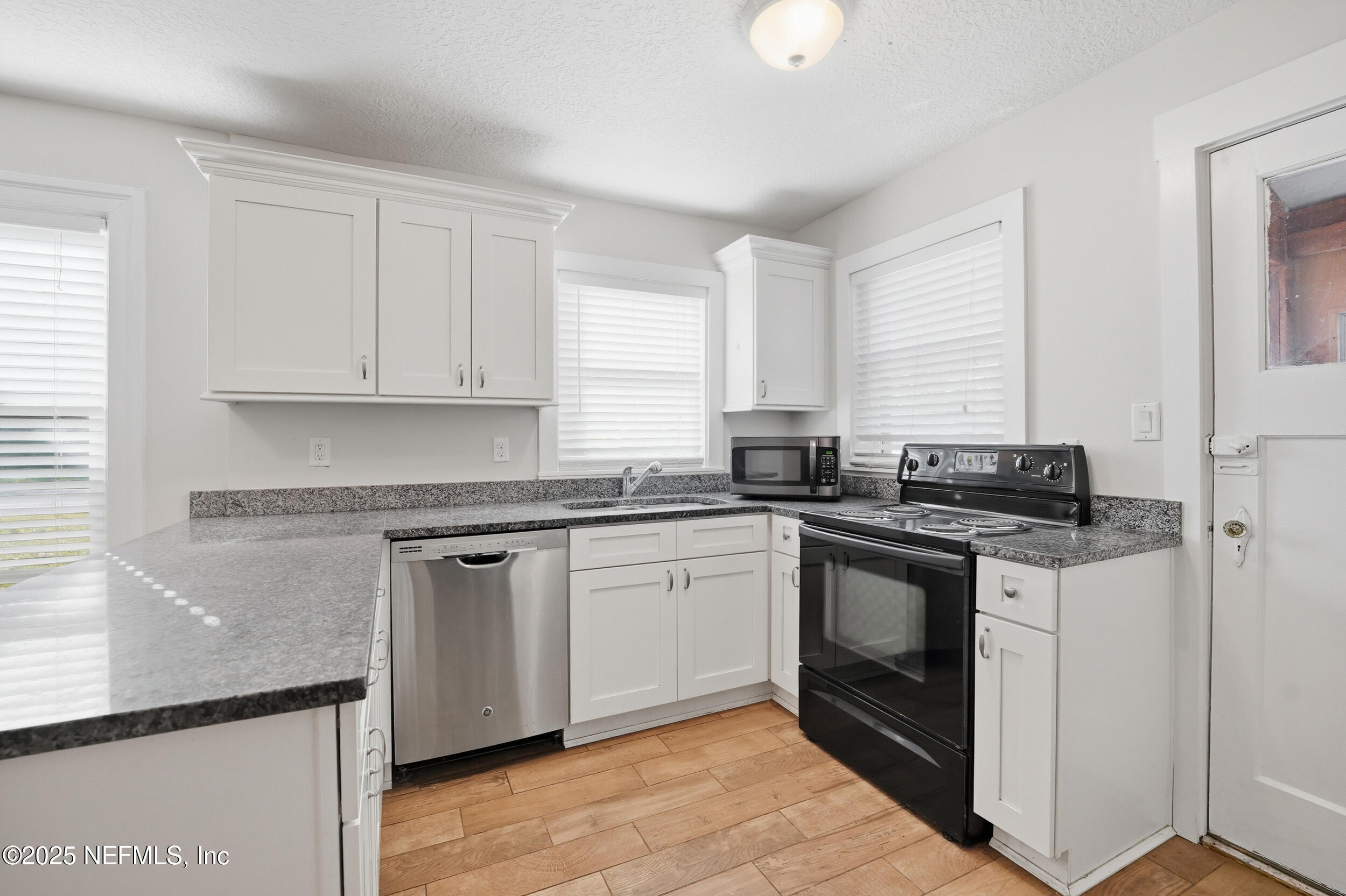 1211 Penman Road Jacksonville Beach, FL 32250 - Photo 10 of 44 Great Flow for Chefs