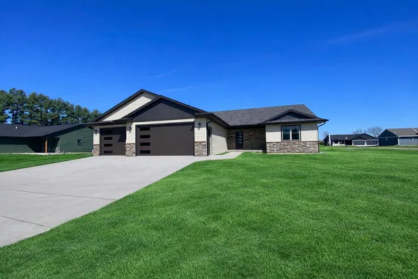 $499,900 | 1957 Golden Gate Way, Holmen, WI 54636