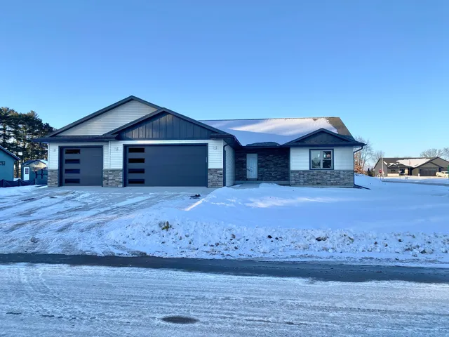 $519,900 | 1957 Golden Gate Way, Holmen, WI 54636