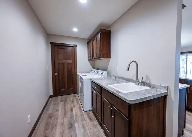 $519,900 | 1957 Golden Gate Way, Holmen, WI 54636