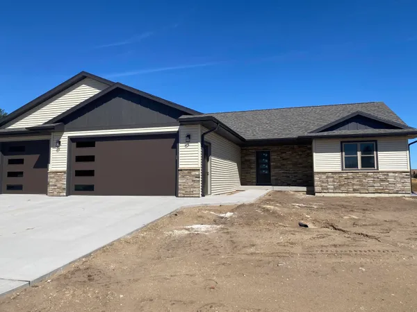 $499,900 | 1957 Golden Gate Way, Holmen, WI 54636