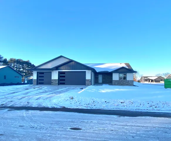 $519,900 | 1957 Golden Gate Way, Holmen, WI 54636
