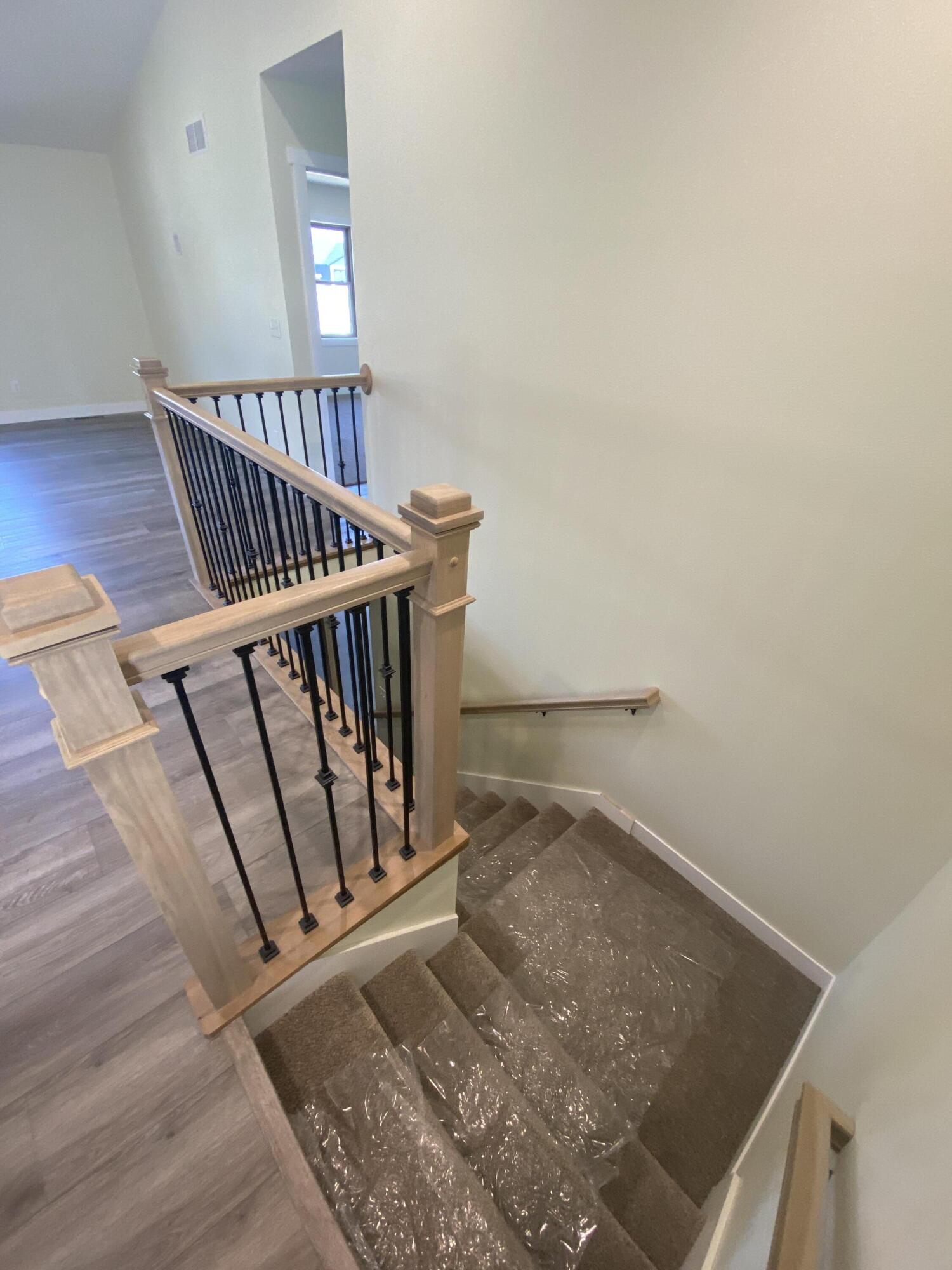1957 Golden Gate Way Holmen, WI 54636 - Photo 53 of 62 Stairwell