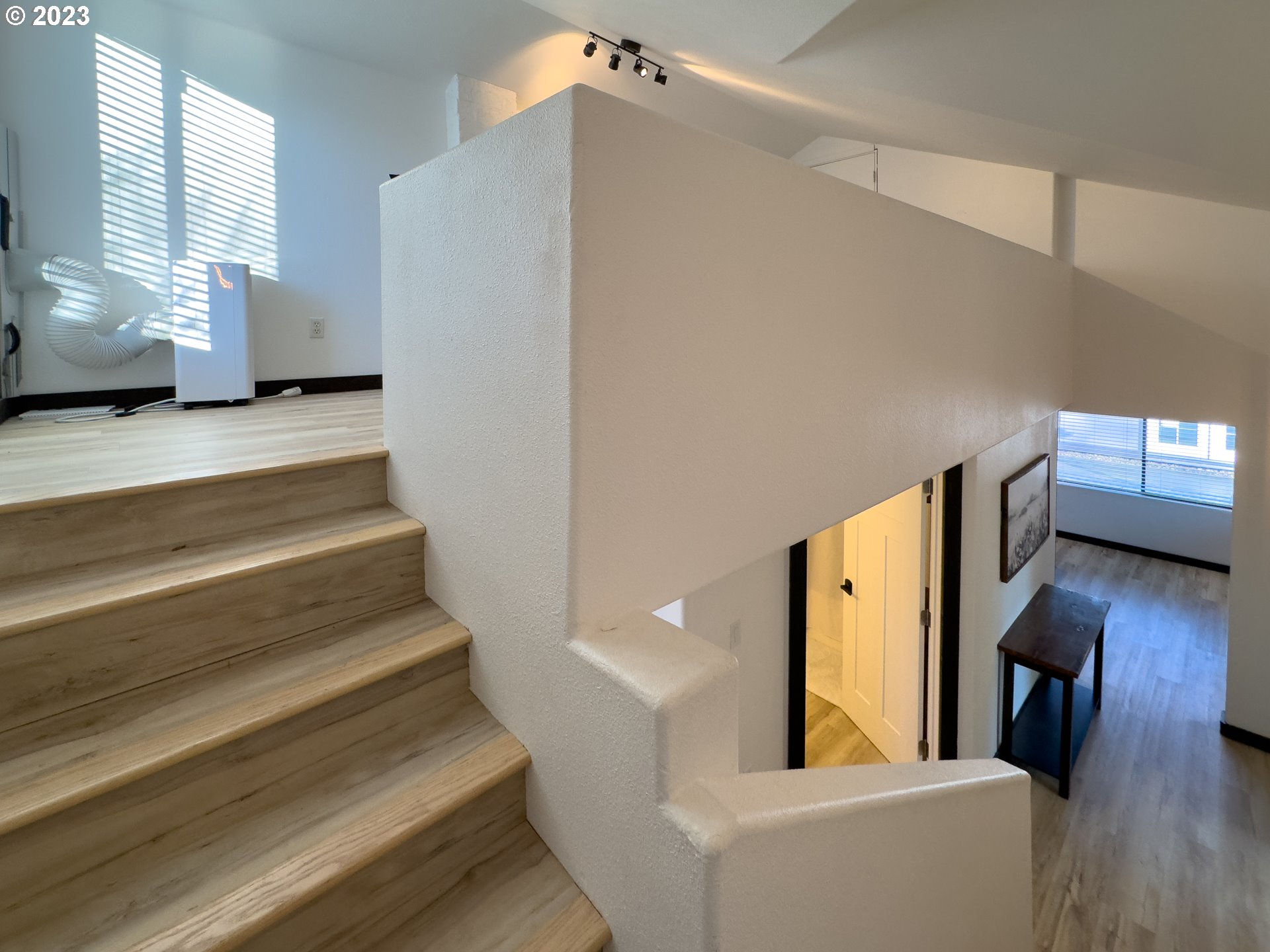 508 Edgewater Drive Grants Pass, OR 97527 - Photo 25 of 48 a view of entryway and hall with wooden floor