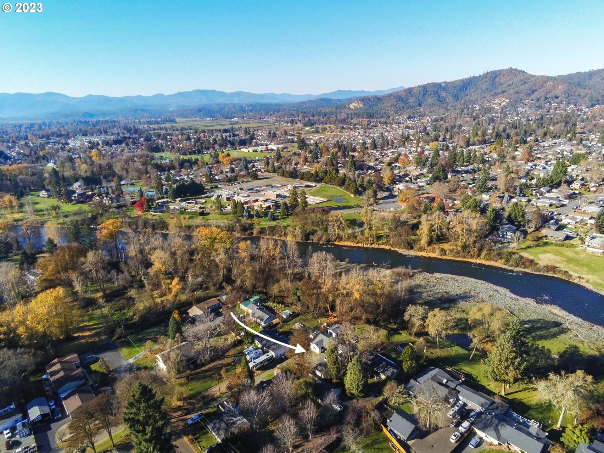 508 Edgewater Drive Grants Pass, OR 97527 - Photo 7 of 48 an aerial view of residential house and green space