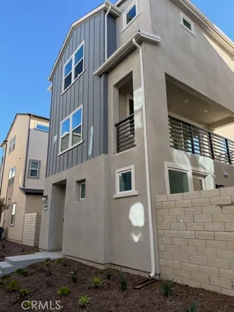 $4,400 | 27461 North Limber Pine Place, Newhall, CA 91381