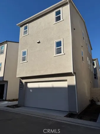 $4,400 | 27461 North Limber Pine Place, Newhall, CA 91381