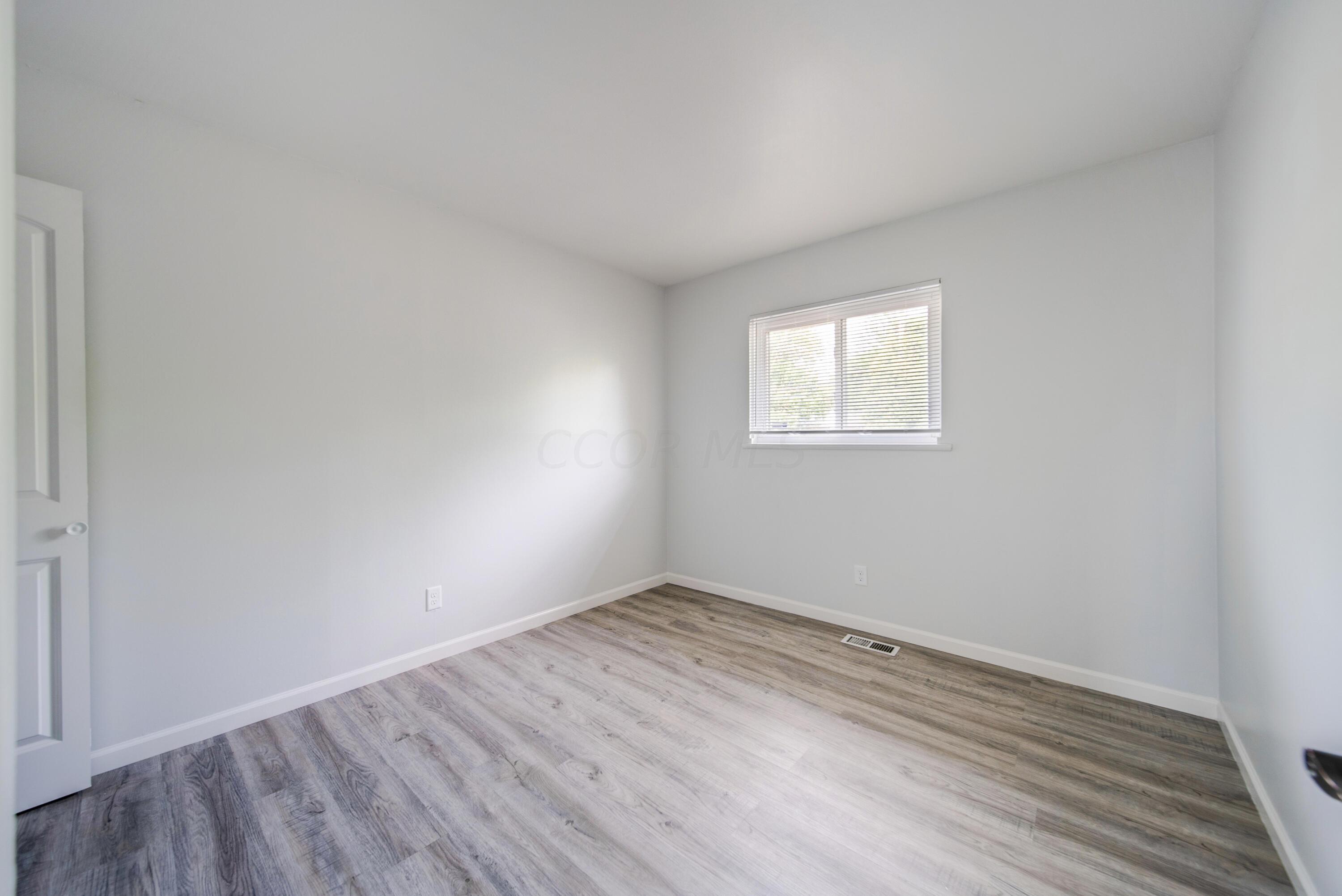1842 Stetson Road Columbus, OH 43232 - Photo 21 of 33 30-print-DSC09259_60_61