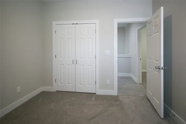 $2,450 | 5113 Hershe Street, Unit B, Houston, TX 77020