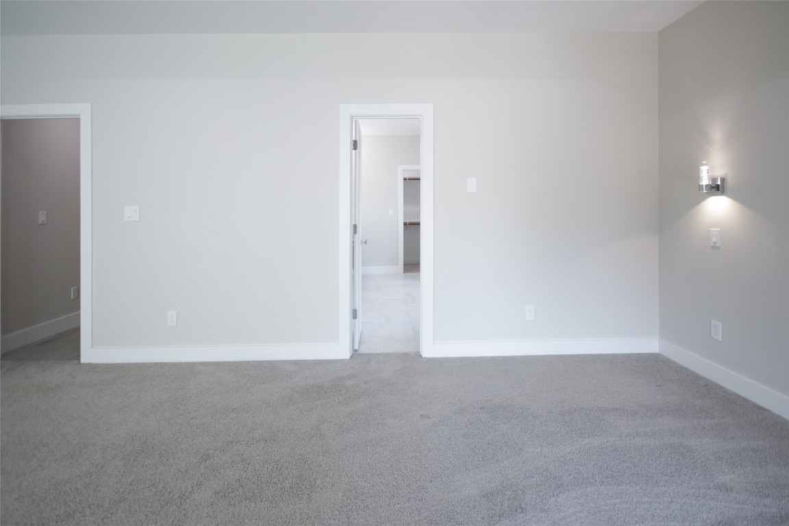5113 Hershe Street, Unit B Houston, TX 77020 - Photo 34 of 44 a view of an empty room