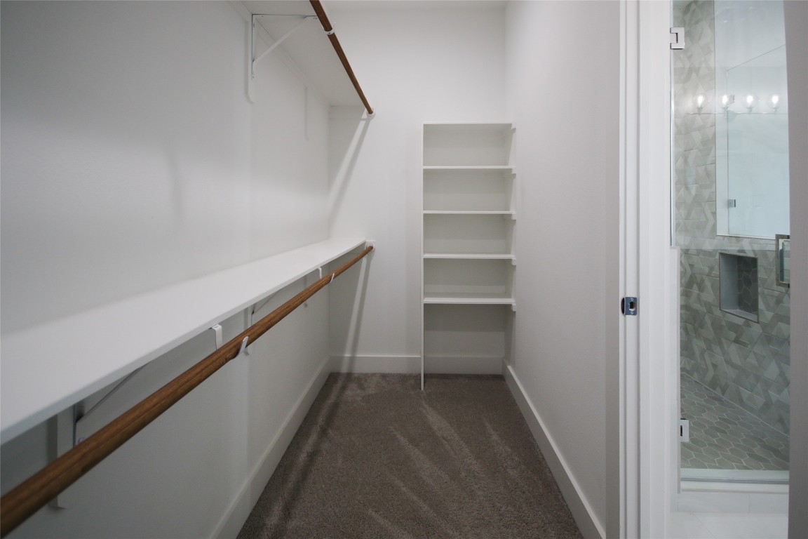 5113 Hershe Street, Unit B Houston, TX 77020 - Photo 41 of 44 a view of a hallway