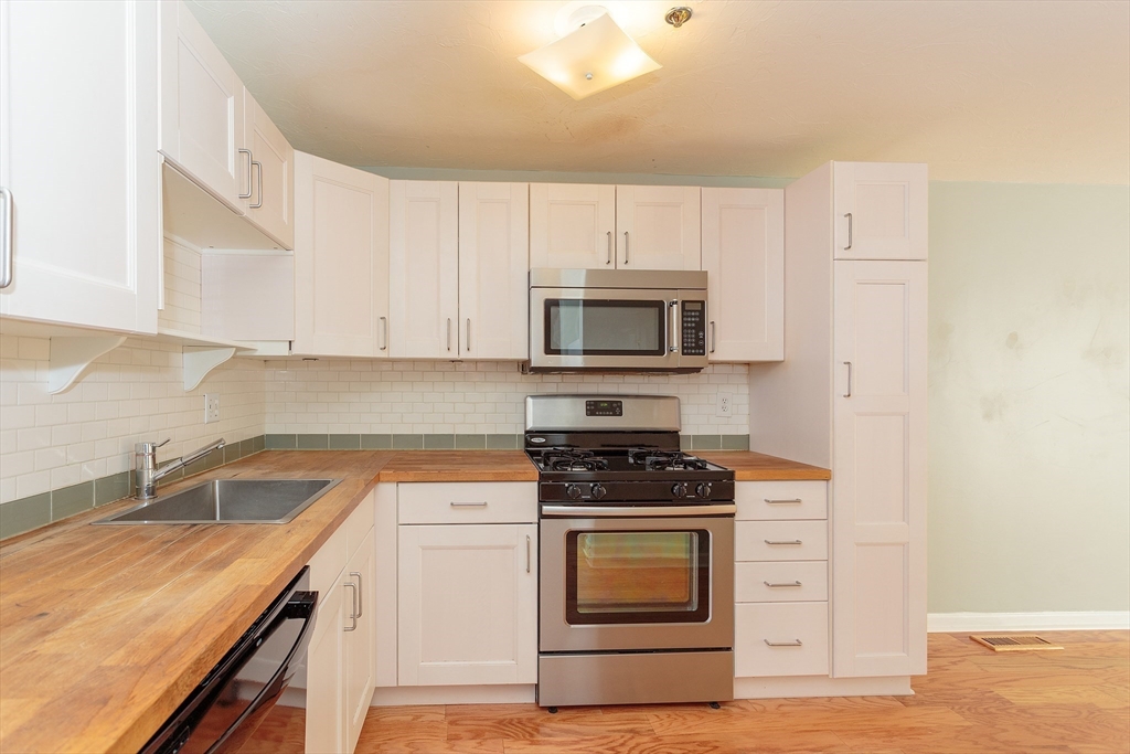 360 Littleton Road, Unit H6 Chelmsford, MA 01824 - Photo 2 of 27 Gallery Image 2