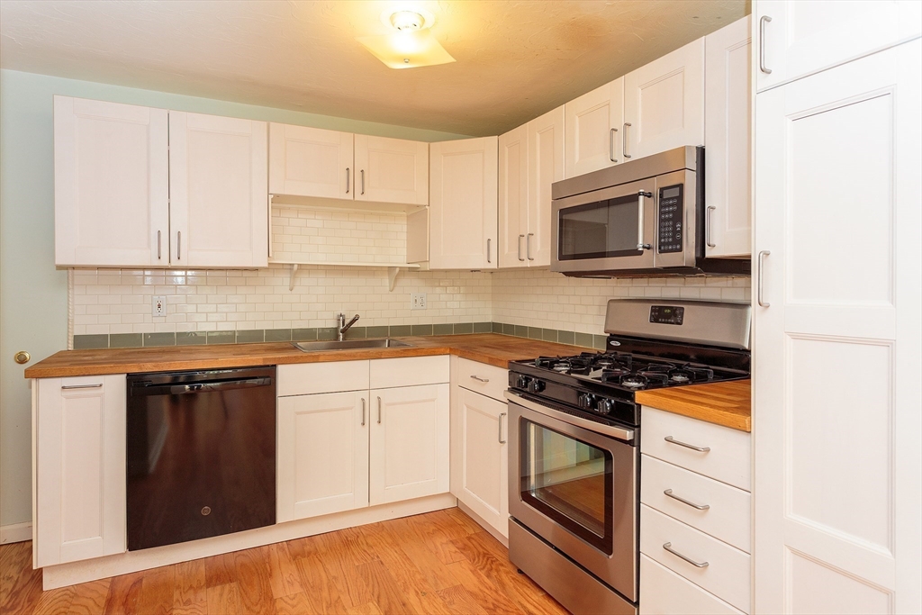 360 Littleton Road, Unit H6 Chelmsford, MA 01824 - Photo 3 of 27 Gallery Image 3