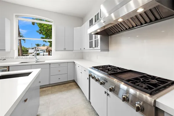 $25,500 | 552 Palm Drive, Hallandale Beach, FL 33009