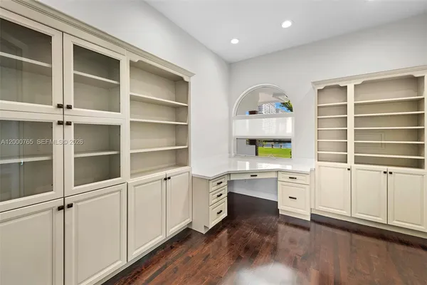 $25,500 | 552 Palm Drive, Hallandale Beach, FL 33009