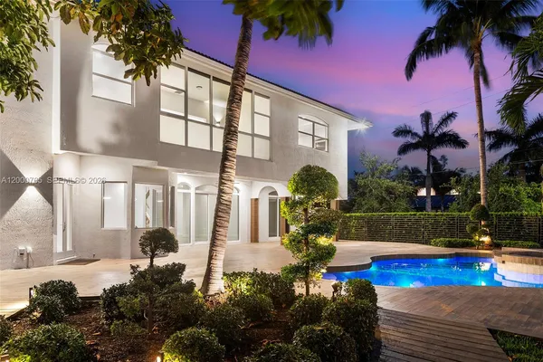 $25,500 | 552 Palm Drive, Hallandale Beach, FL 33009