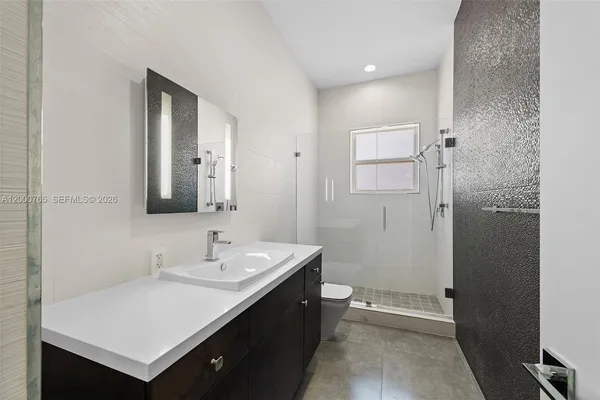 $25,500 | 552 Palm Drive, Hallandale Beach, FL 33009