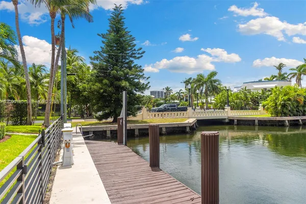 $25,500 | 552 Palm Drive, Hallandale Beach, FL 33009