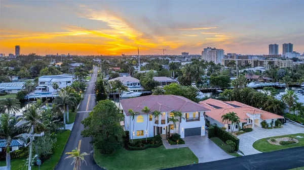 $25,500 | 552 Palm Drive, Hallandale Beach, FL 33009