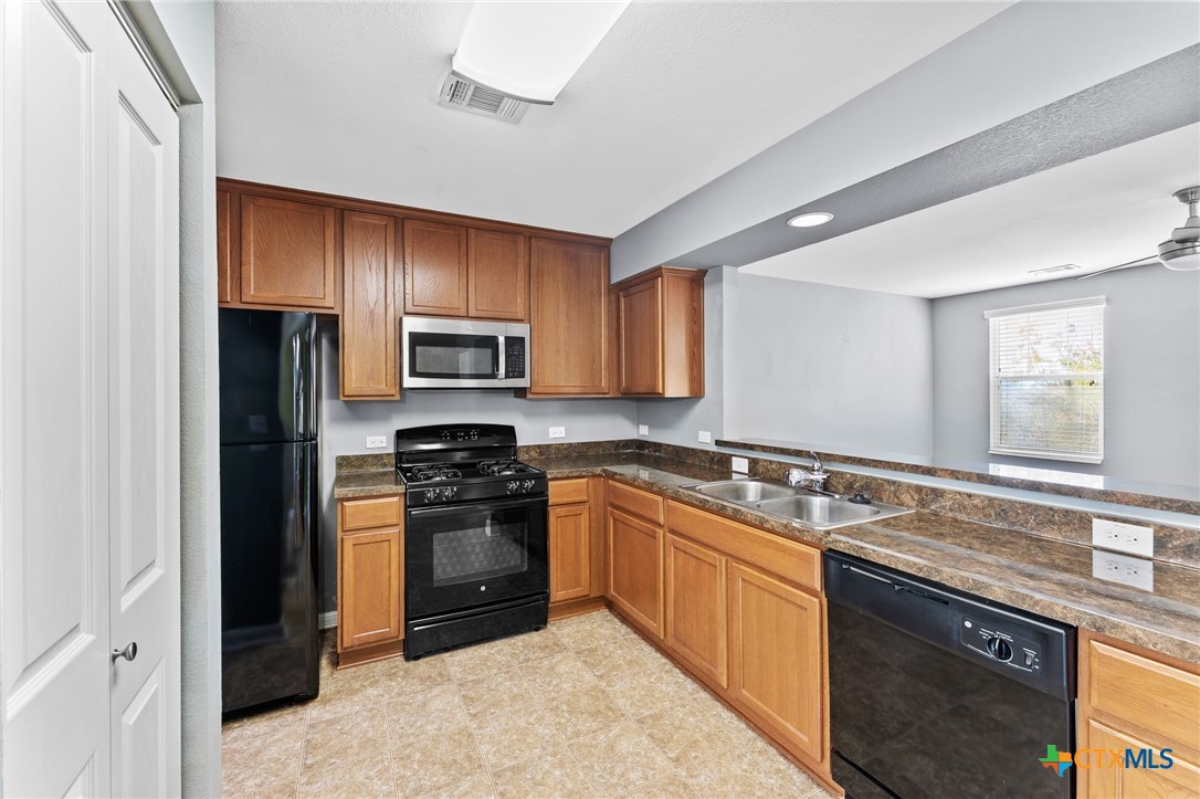 320 Trestle Tree San Marcos, TX 78666 - Photo 13 of 35