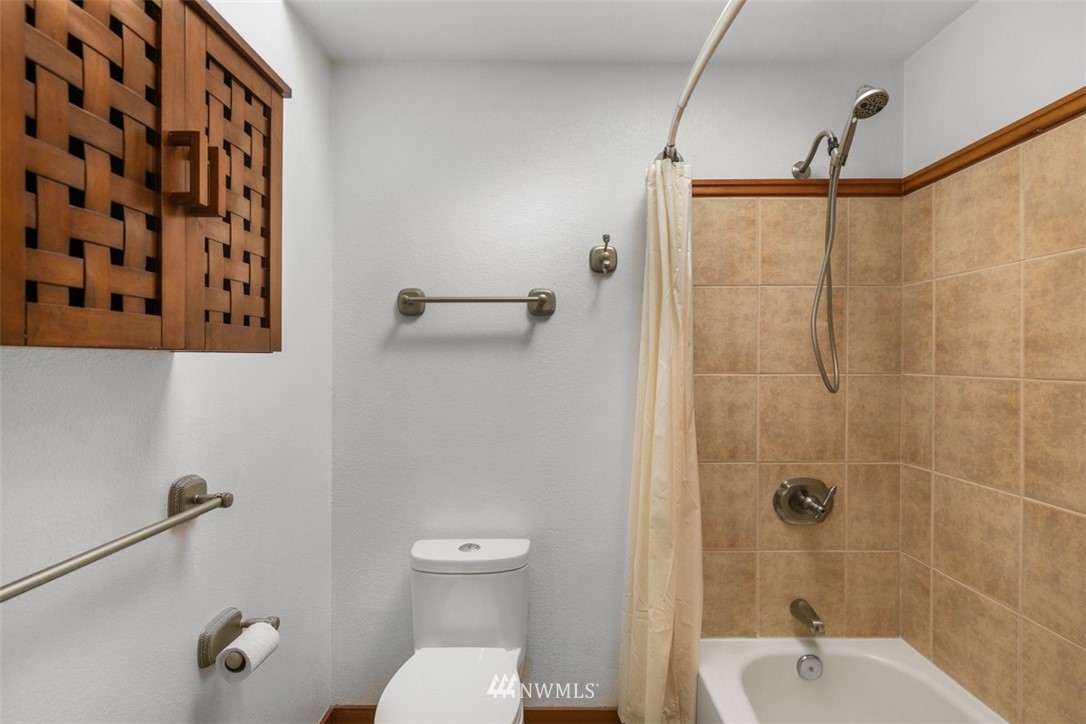 1209 228th Place Southwest Bothell, WA 98021 - Photo 23 of 34