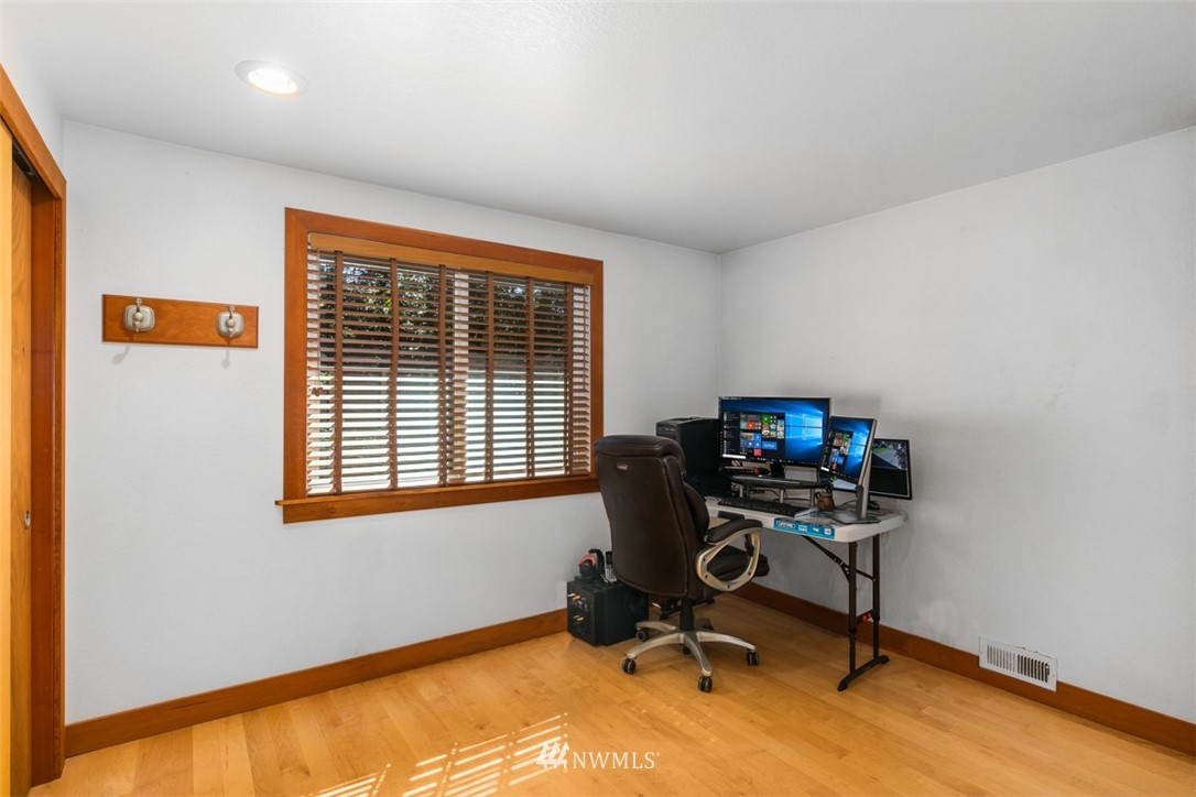 1209 228th Place Southwest Bothell, WA 98021 - Photo 25 of 34