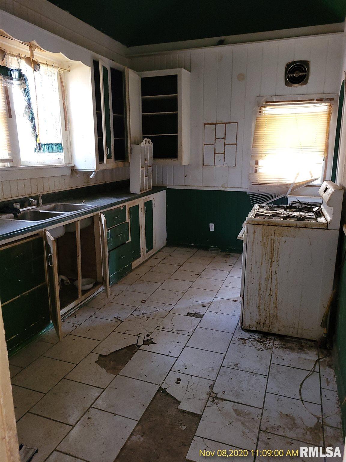 1414 North Sheridan Road Peoria, IL 61606 - Photo 7 of 9 Gallery Image 7