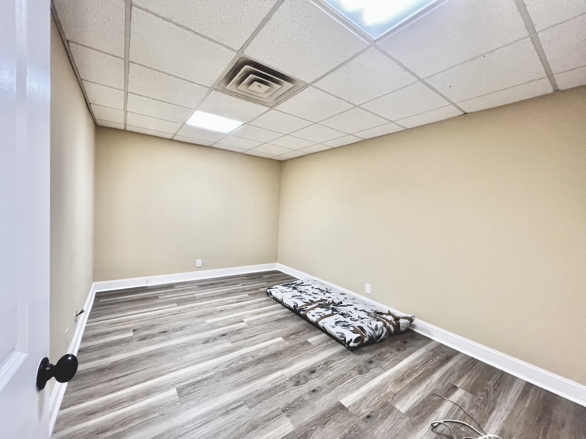 102 Spring View Place Cottontown, TN 37048 - Photo 31 of 40 a view of a room with wooden floor