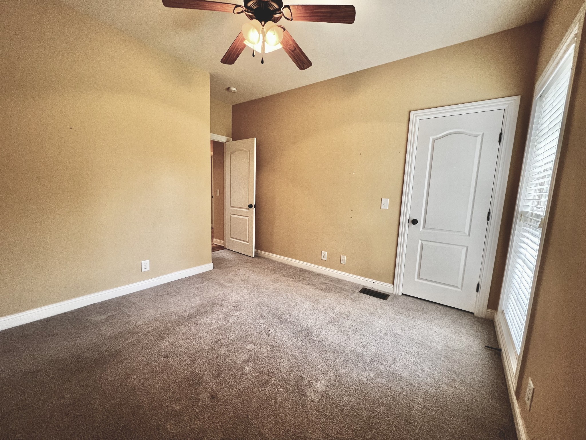 102 Spring View Place Cottontown, TN 37048 - Photo 10 of 40 an empty room with a empty space