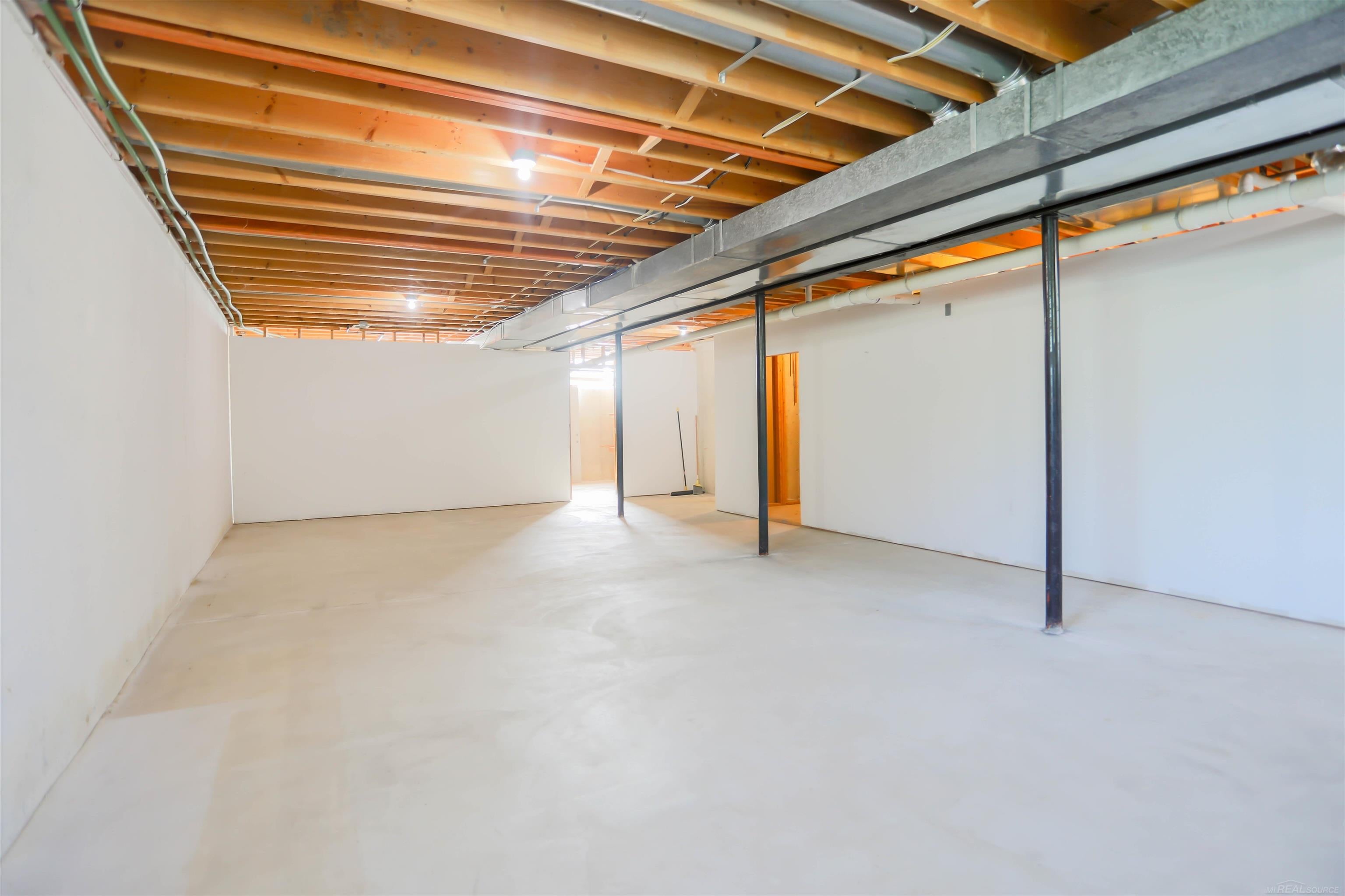 18475 Pratt Road Armada, MI 48005 - Photo 41 of 45 Gallery Image 41