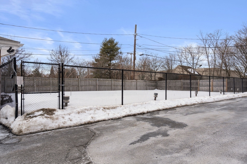 31 Warren Street, Unit B1 Waltham, MA 02453 - Photo 20 of 22 a view of a backyard