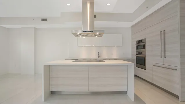 a view of livingroom with furniture
