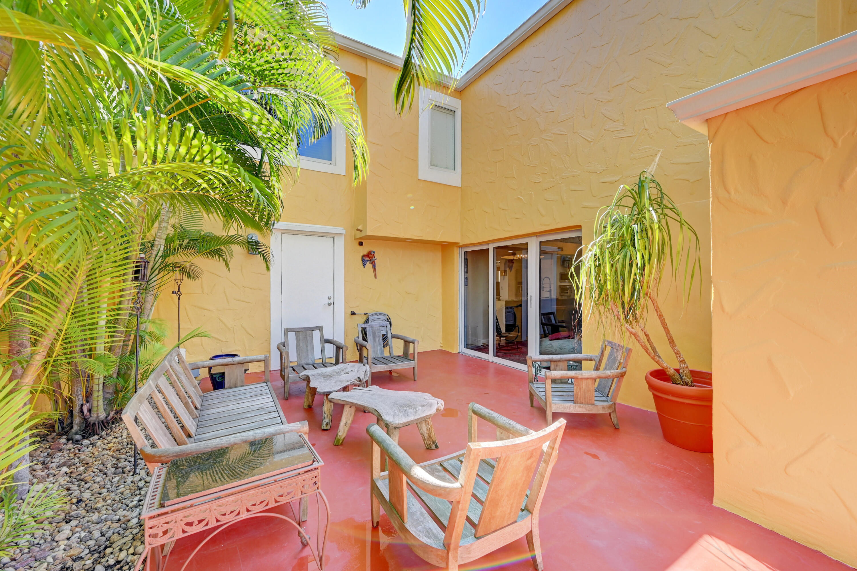 665 Forsyth Street Boca Raton, FL 33487 - Photo 33 of 49 32_stl_9076_77_78_79_80