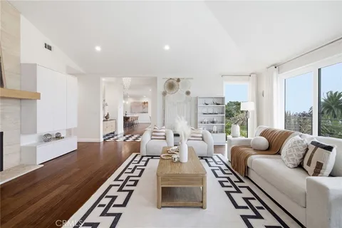 $4,590,000 | 900 Vía Nogales, Palos Verdes Estates, CA 90274
