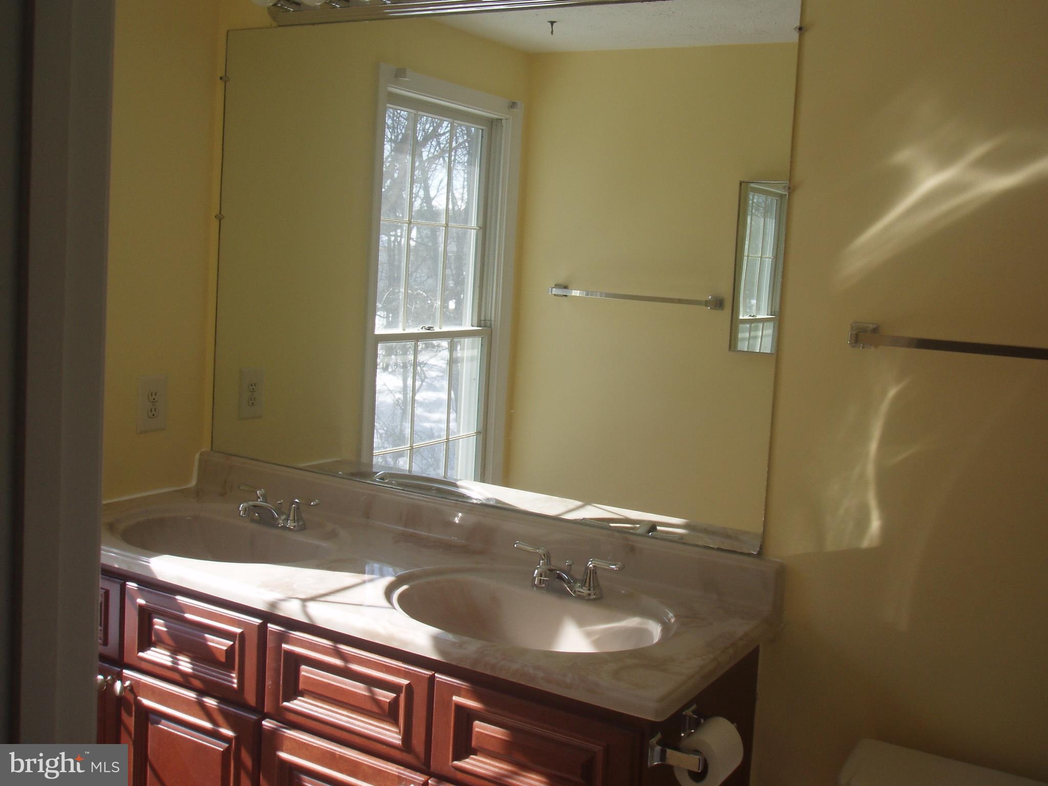 12609 Bayard Drive Reston, VA 20191 - Photo 11 of 16