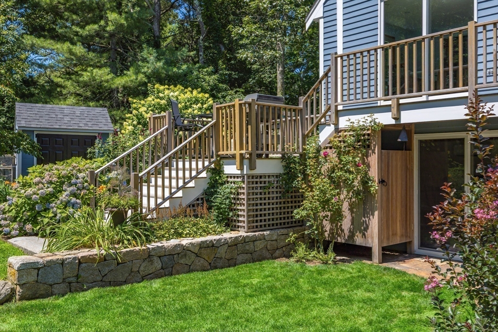 121 Streeter Hill Road Falmouth, MA 02556 - Photo 4 of 40