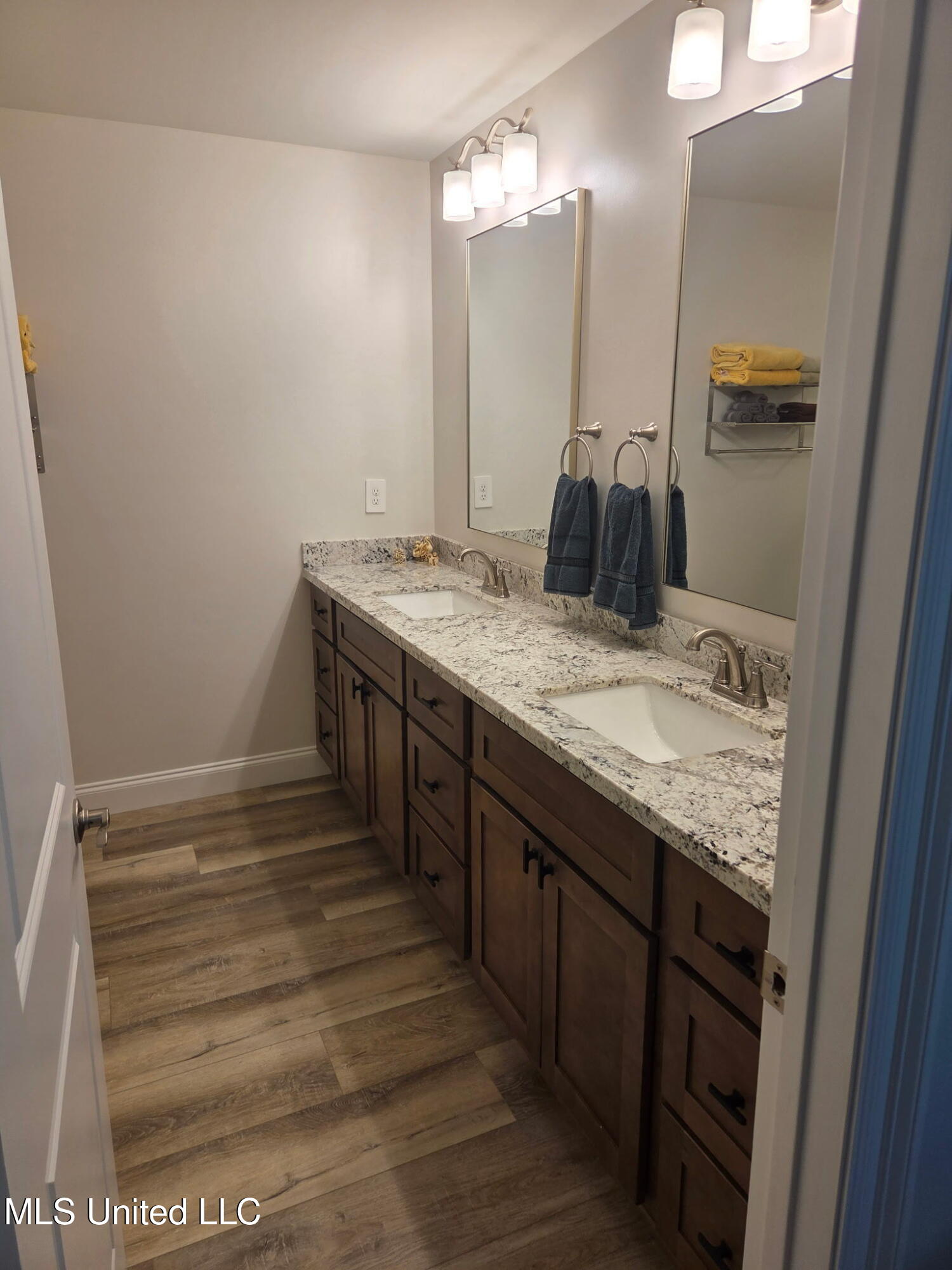 13375 Wash Fayard Road Biloxi, MS 39532 - Photo 4 of 8 Master bath
