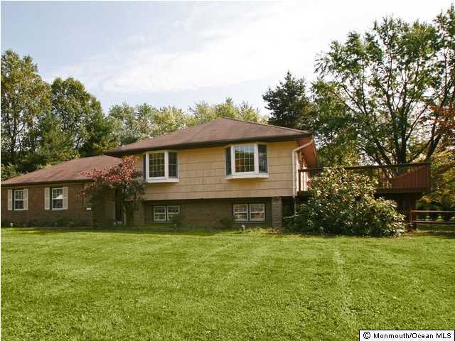 138 Woodgate Road Middletown, NJ 07748 - Photo 1 of 3 Primary Photo