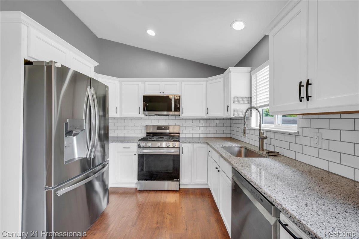 53611 County Line Road New Baltimore, MI 48047 - Photo 16 of 29 18-DSC_3025.jpg