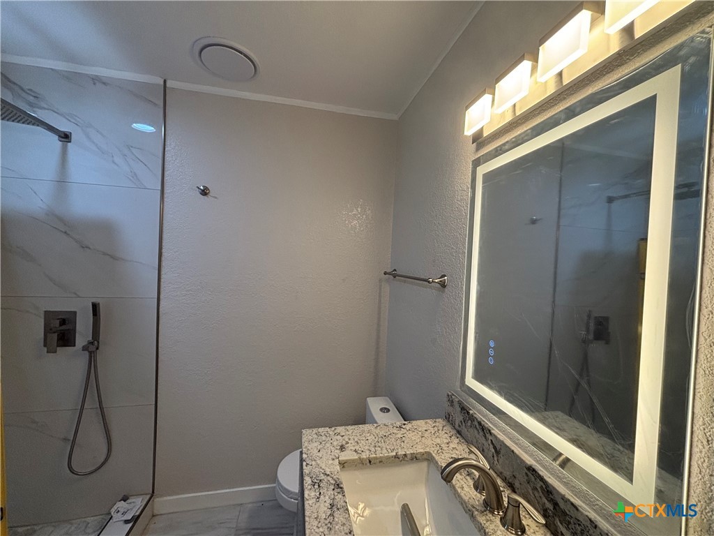 2502 East Poplar Avenue Victoria, TX 77901 - Photo 5 of 11