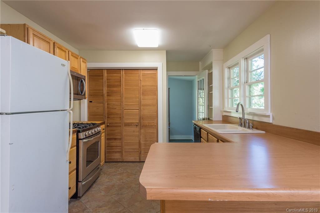 1136 Roscoe Lewis Road Sylva, NC 28779 - Photo 5 of 26 Gallery Image 5