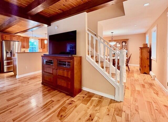 47 Belaire Drive Springvale, ME 04083 - Photo 17 of 38 Living room