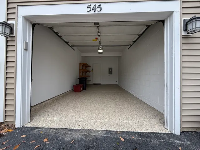 $2,100 | 545 Peebles Court, Unit 545, Batavia, IL 60510