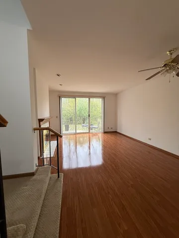 $2,100 | 545 Peebles Court, Unit 545, Batavia, IL 60510