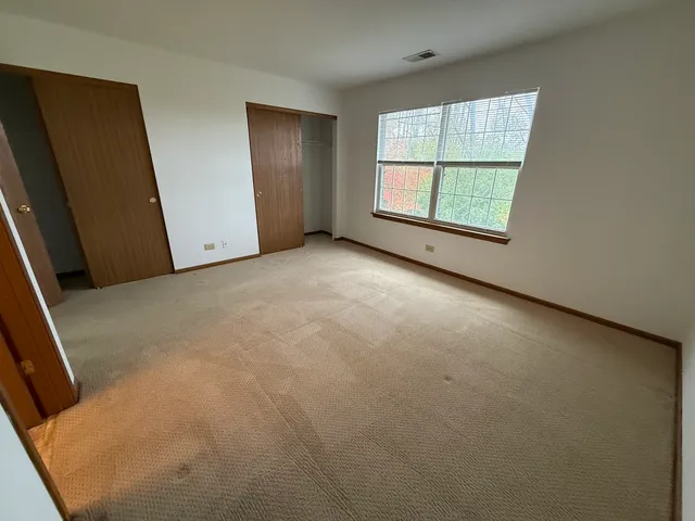 $2,100 | 545 Peebles Court, Unit 545, Batavia, IL 60510